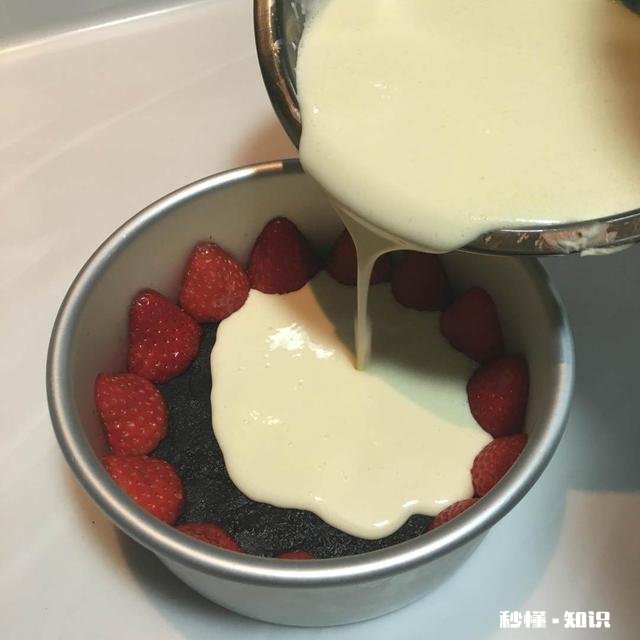 草莓芝士蛋糕做起来是不是很复杂