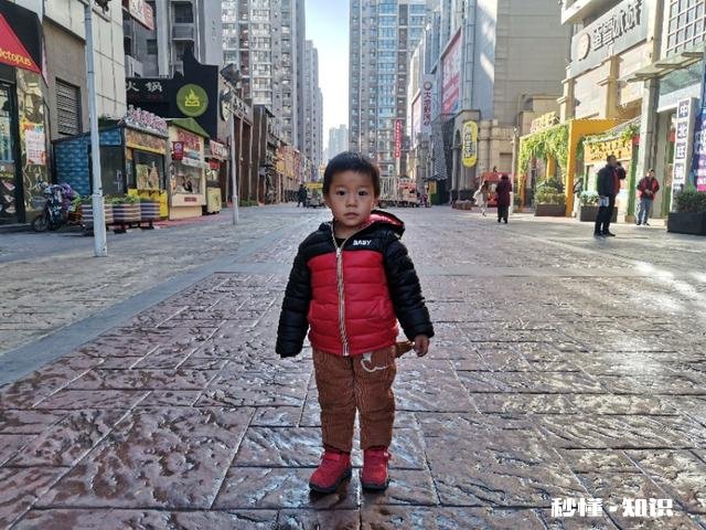 大家说，是傻了吧唧的人，活着美。还是聪明智慧的人，活着美