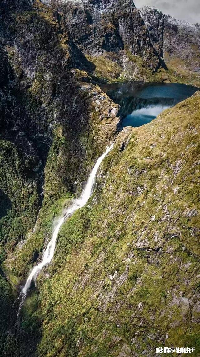 自从失去妈妈后，变得敏感又脆弱，一点小事都能让自己崩溃，该如何从这样的日子里走出来，没有动力和目标怎么办