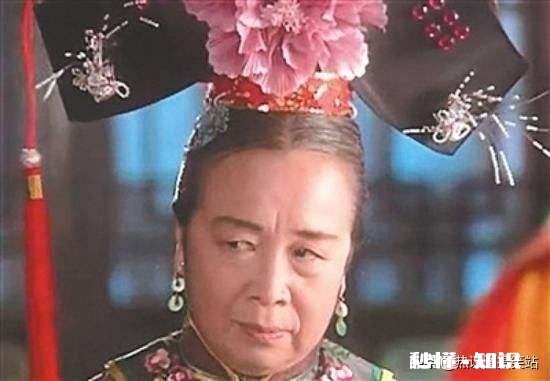 寝室的白莲花绿茶婊是怎么带着室友孤立你