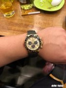 两万人民币左右，适合20多岁男生戴的手表有哪些推荐