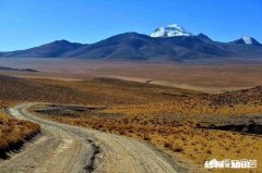 请问哈弗H9在海拨4000米的地使用4L挡起步时发动机为什么不起速