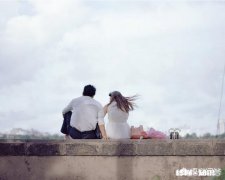 因为一件事女朋友和我分手了，我出国了，还能挽回吗