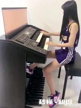 请问，七岁的孩子应该直接学钢琴还是先学电子琴后期再转钢琴