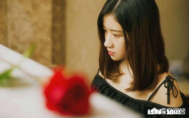 请问，七岁的孩子应该直接学钢琴还是先学电子琴后期再转钢琴