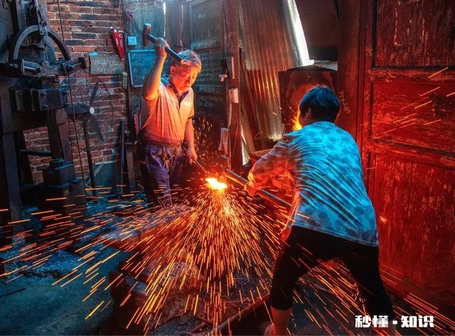 以“一个锤子”作为摄影主题，如何拍组片