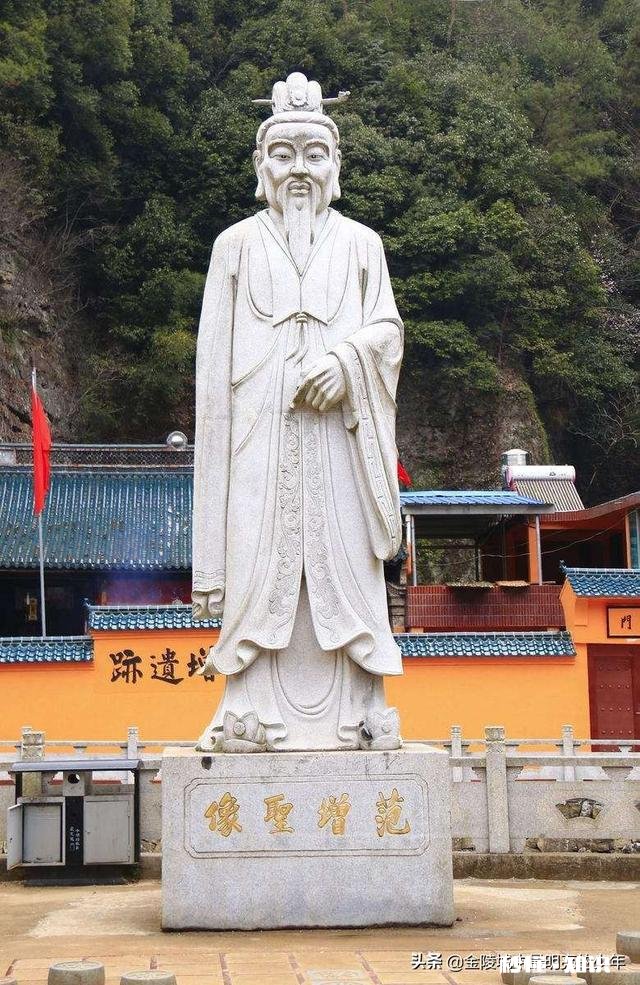 鸿门宴中范增是否太霸道了，项羽为何还能容忍