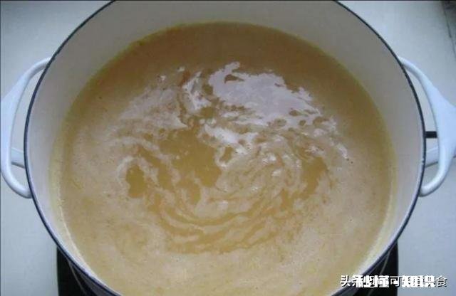 李师请问面馆熬高汤加什么添加剂。谢谢