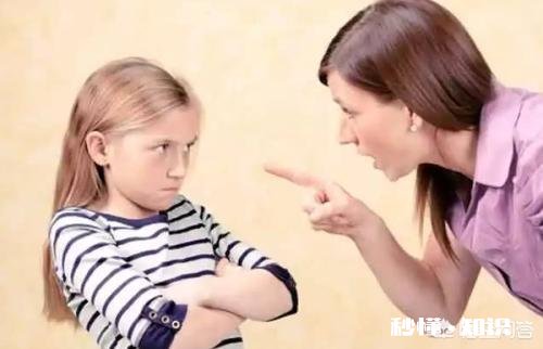 从小被人否定、嘲讽和打击，长大会成什么样