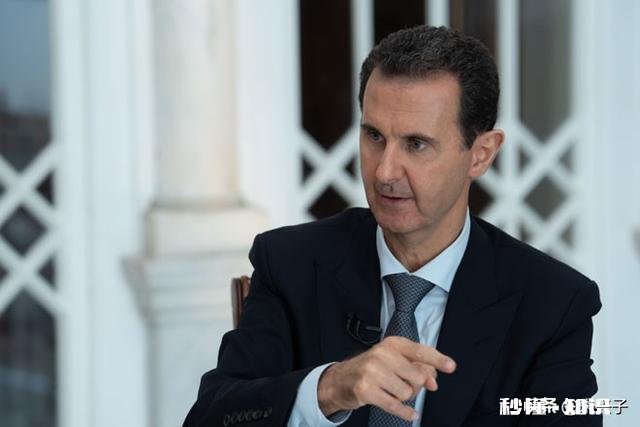 马克龙一边诅咒北约“脑死亡”，一边又在叙与美国一同与巴沙尔政府捣乱，这矛盾吗