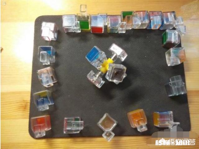 魔方高手是如何快速复原魔方的