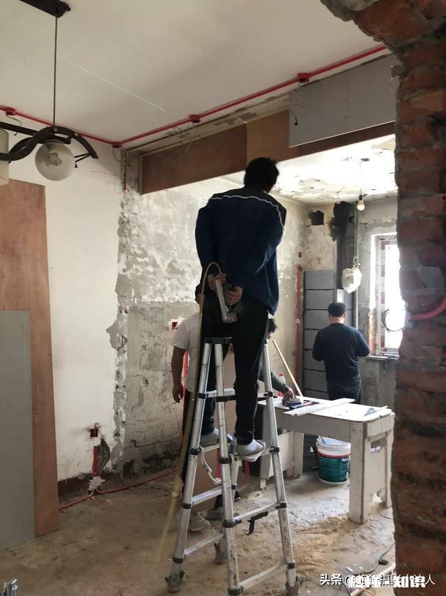 我家在晚上做饭高峰期油烟在公共烟道感觉排不出去，怎么办