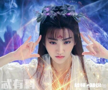 《火王之破晓之战》里的奉剑和千睸是同一个人吗