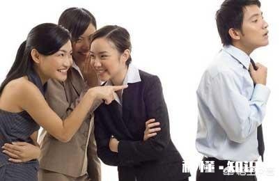 儿子不结婚,外人说闲话怎么办