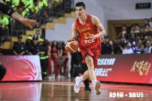 与尼日利亚比赛前，阿不都沙拉木表示：即使不上场也可以帮队友记犯规数，你如何评价