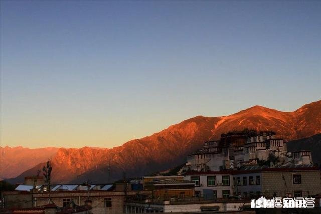 第一次去西藏是自助游还是报团比较好三月底这个时间怎么样