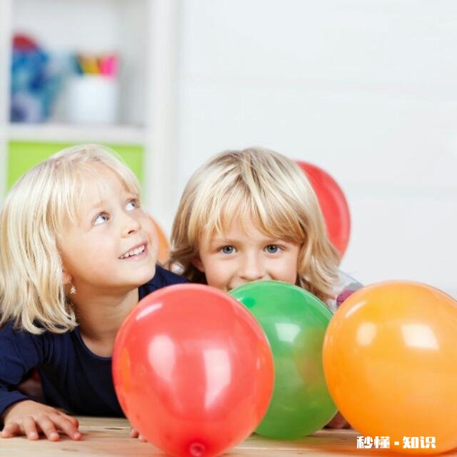 孩子两岁了，总在床上拉屎，怎么办