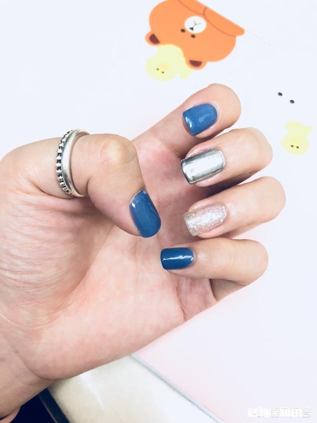 手黑的人涂什么颜色的指甲油比较好看