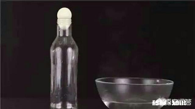 这些梨是怎么放进瓶子里的呢