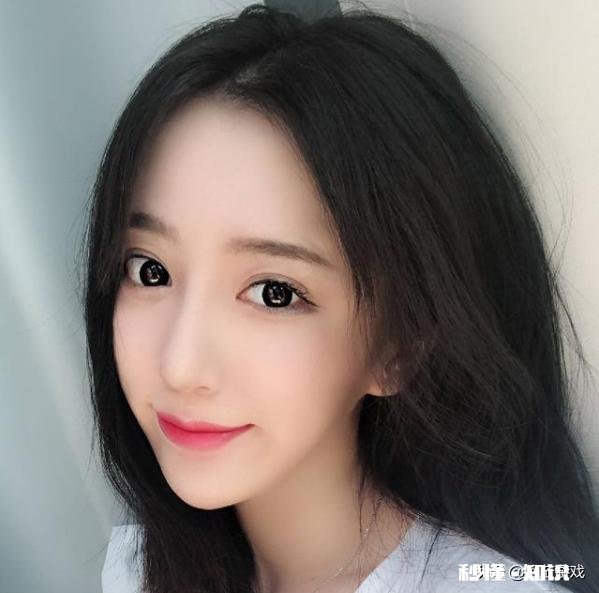 吃鸡一姐呆妹儿曝直播内幕，直播一年欠公会780W，身上现金只剩1W5，你怎么看