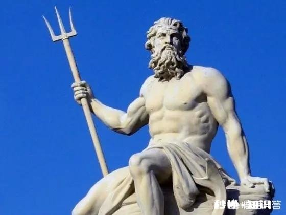 《海王》中的海王像不像黄金圣斗士