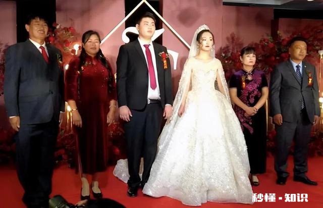 陈亚男是因为钱才嫁给大衣哥的儿子的吗