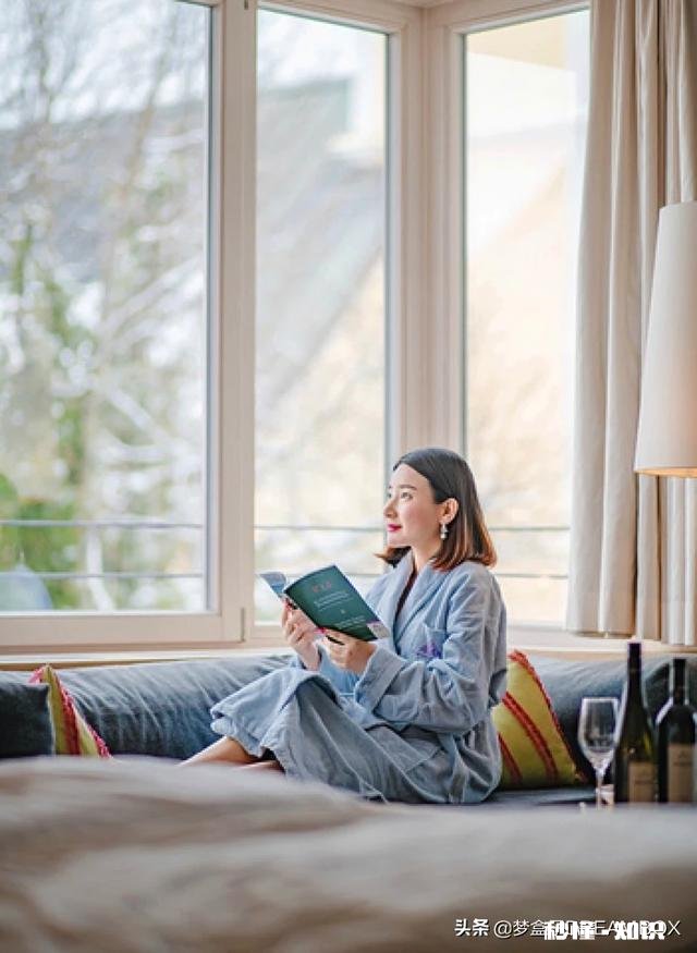 家摄影，浅背景。拿水果，拍春装。怎么摆姿势，写个摄影教程