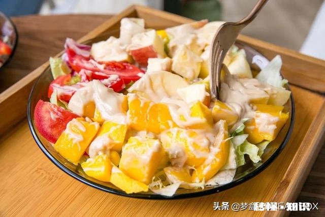 家摄影，浅背景。拿水果，拍春装。怎么摆姿势，写个摄影教程