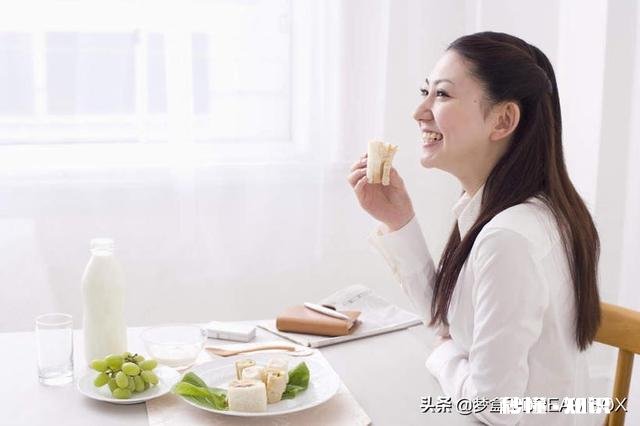 家摄影，浅背景。拿水果，拍春装。怎么摆姿势，写个摄影教程