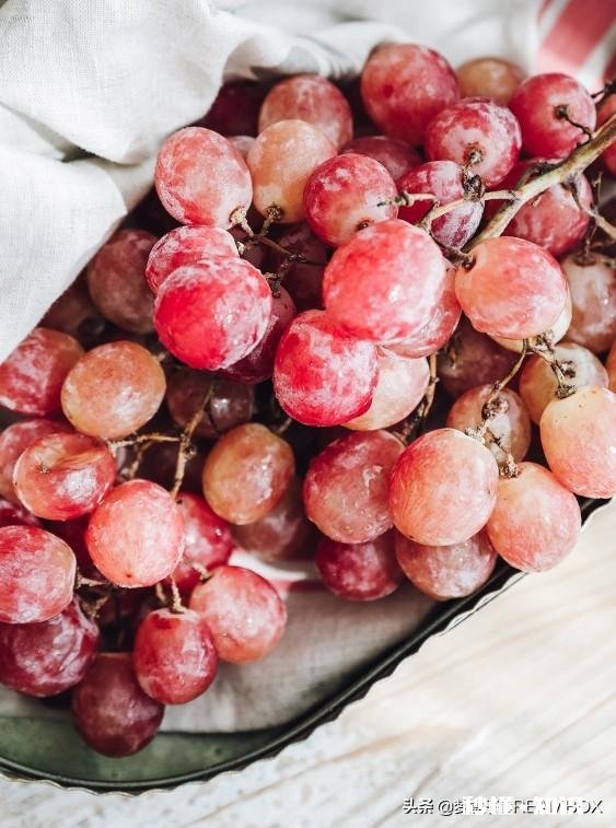 家摄影，浅背景。拿水果，拍春装。怎么摆姿势，写个摄影教程