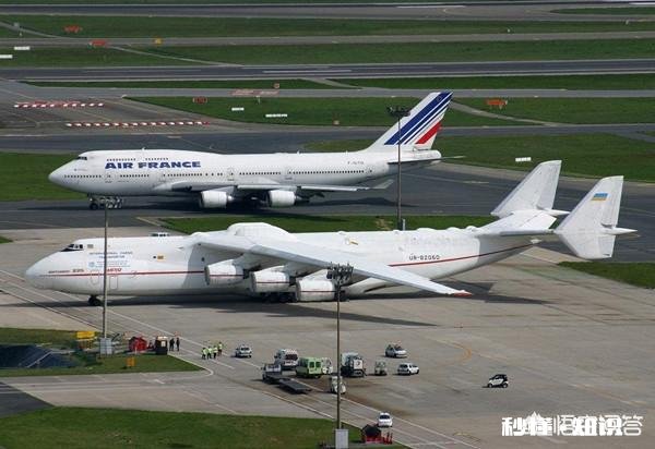 目前最大的飞机是什么可以装多少人