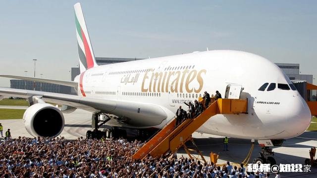 目前最大的飞机是什么可以装多少人