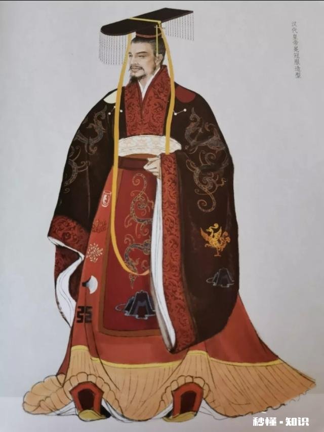 汉朝服饰为何都是偏黑红色的，看起来感觉比较阴森