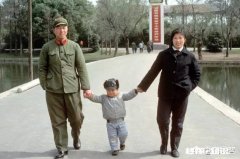 我比老公大几岁，我本科老公高中，生活中总是感觉没有共同语言，经常吵架，该怎么办