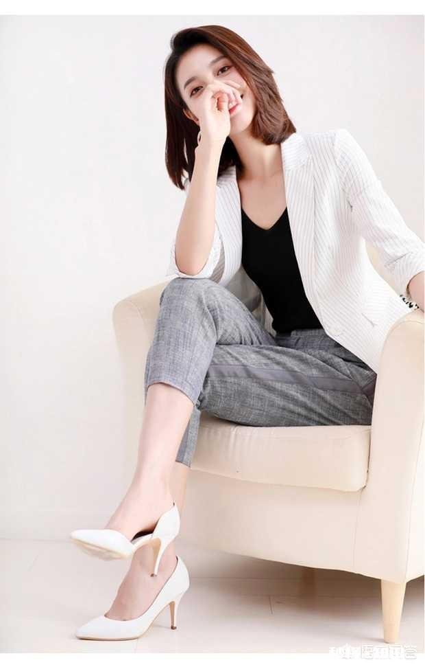 女生在秋季可以选择哪些款式的小西装外套有哪些时尚好穿的搭配参考