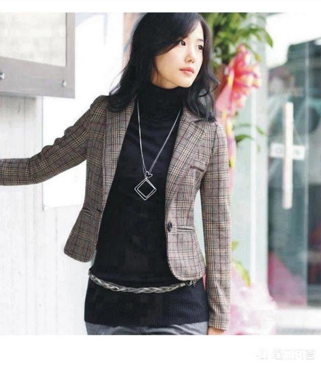 女生在秋季可以选择哪些款式的小西装外套有哪些时尚好穿的搭配参考