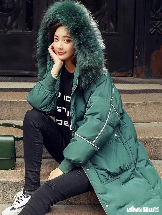 绿色羽绒服可以搭配什么毛衣