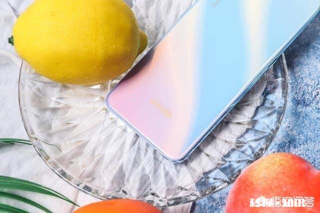 不打游戏买什么手机好，两千以内