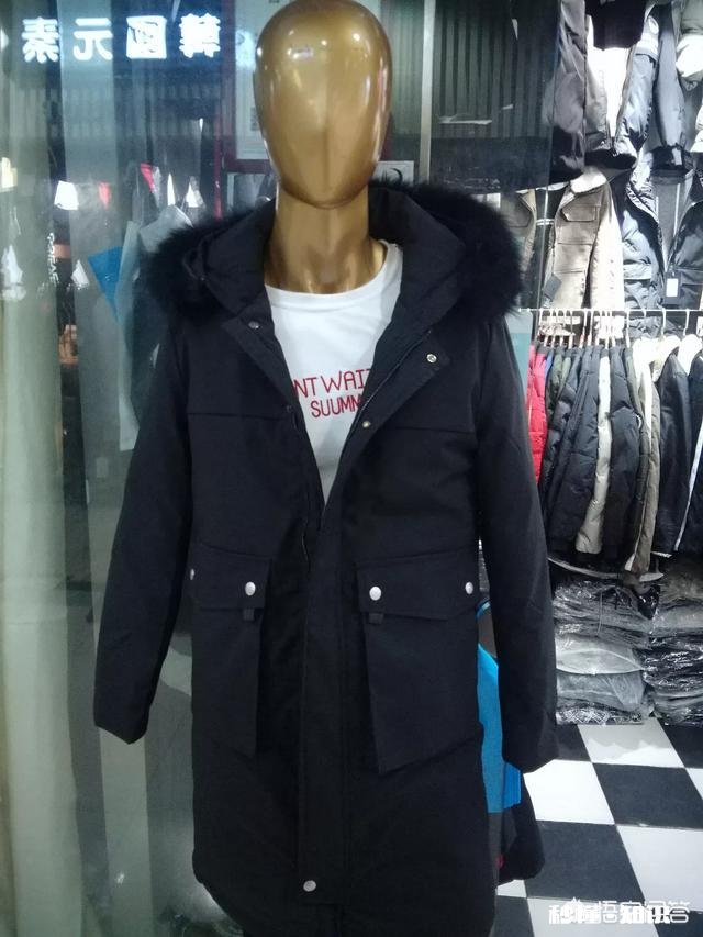 有些商场里面随便一件T恤都要几百元，这是为什么