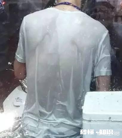 外卖小哥送餐超时了，顾客应不应该投诉或给差评