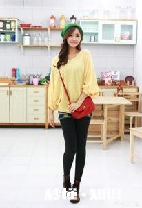 春季针织衫如何搭配的更干净