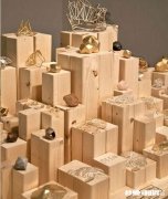 商场里开了个海底捞，名气大、人流量多，在旁边做点什么生意才能赚钱啊