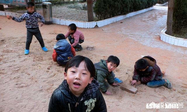 农村学生是父母的陪伴教育重要，还是孩子到县城上个好学校重要