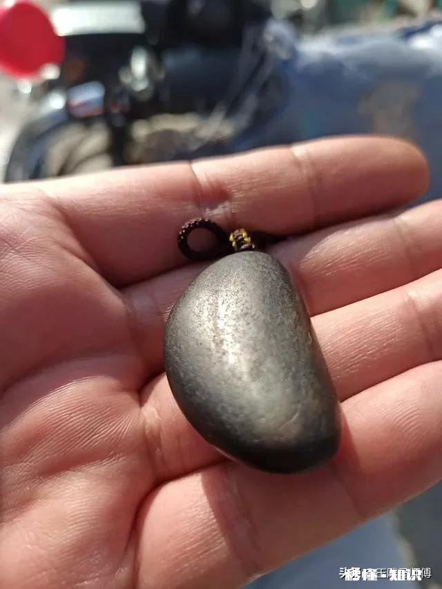 请大神帮忙看下这块料子