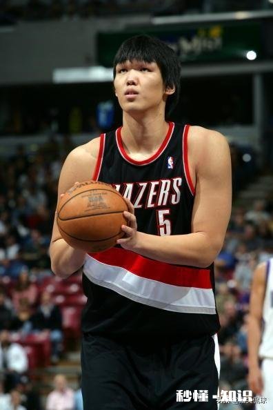 同为亚洲球员,哈达迪NBA生涯扣篮27次,那姚明和易建联呢