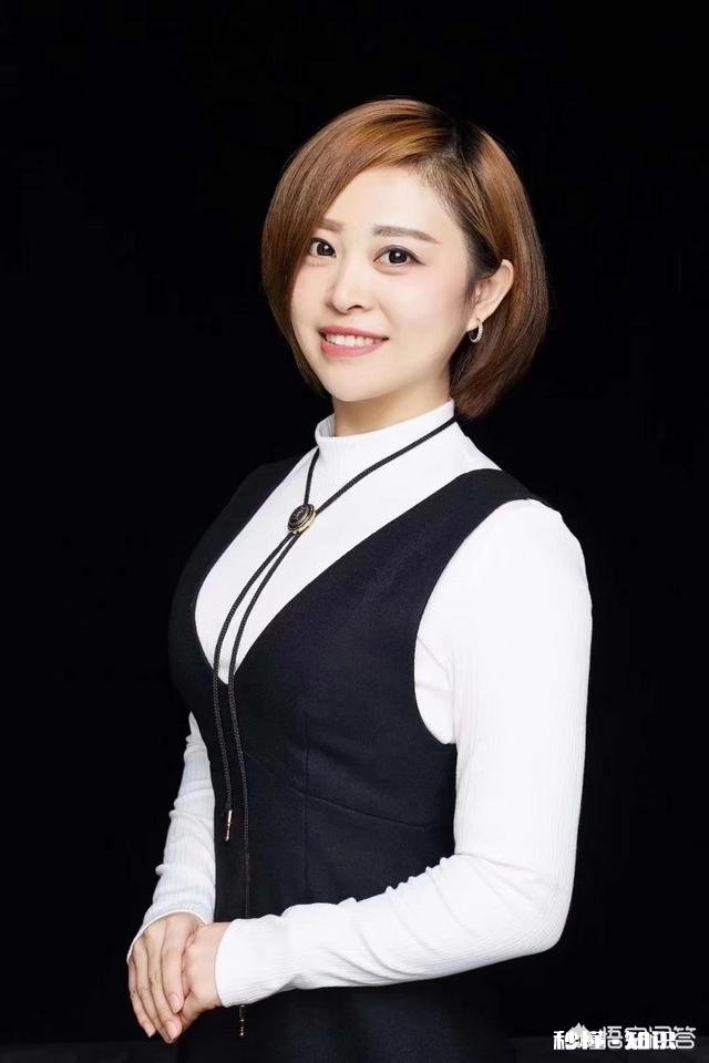 30岁左右的女性,喜欢活泼可爱的感觉。长发弄什么发型合适