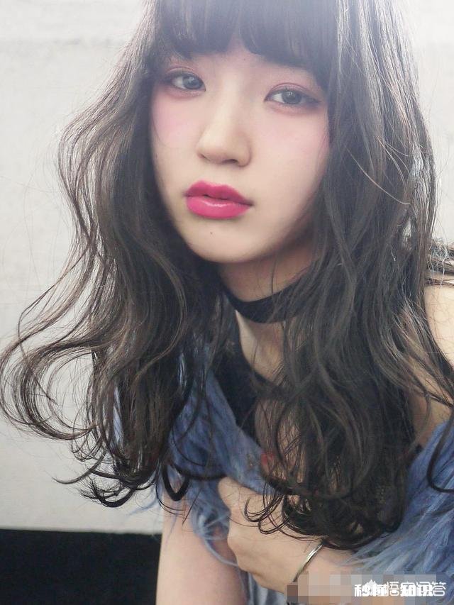 30岁左右的女性,喜欢活泼可爱的感觉。长发弄什么发型合适