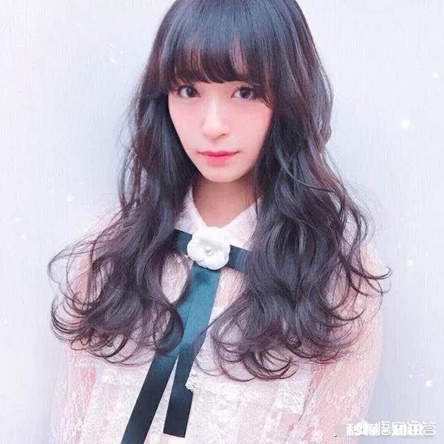 30岁左右的女性,喜欢活泼可爱的感觉。长发弄什么发型合适