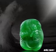 大家看看这个翡翠手镯您估计一下，这个要多少钱