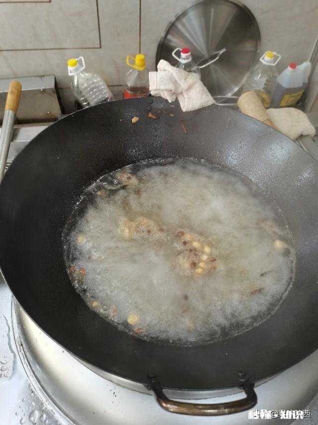 香料浸泡后是连水一起用吗